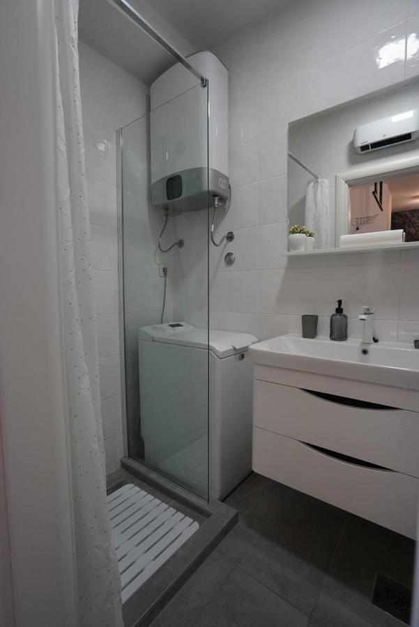 Ema&Nola Home Шибеник Экстерьер фото